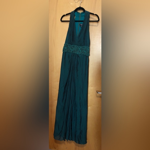 Tadashi Collection Dresses & Skirts - Tadashi Collection dress, size 6, 100% Silk Lining